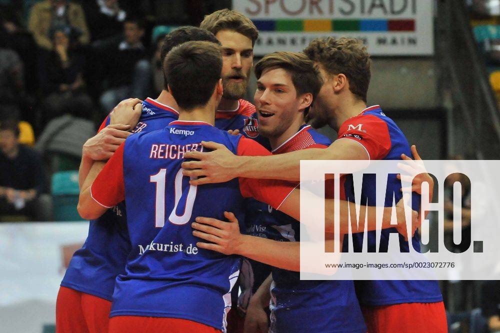 Volleyball 1.Bundesliga, United Volleys - TSV Herrsching, v.l. Moritz Reichert (United Volleys) , Jan Klobucar (United Volleys) , Christian Duennes (United Volleys) ,