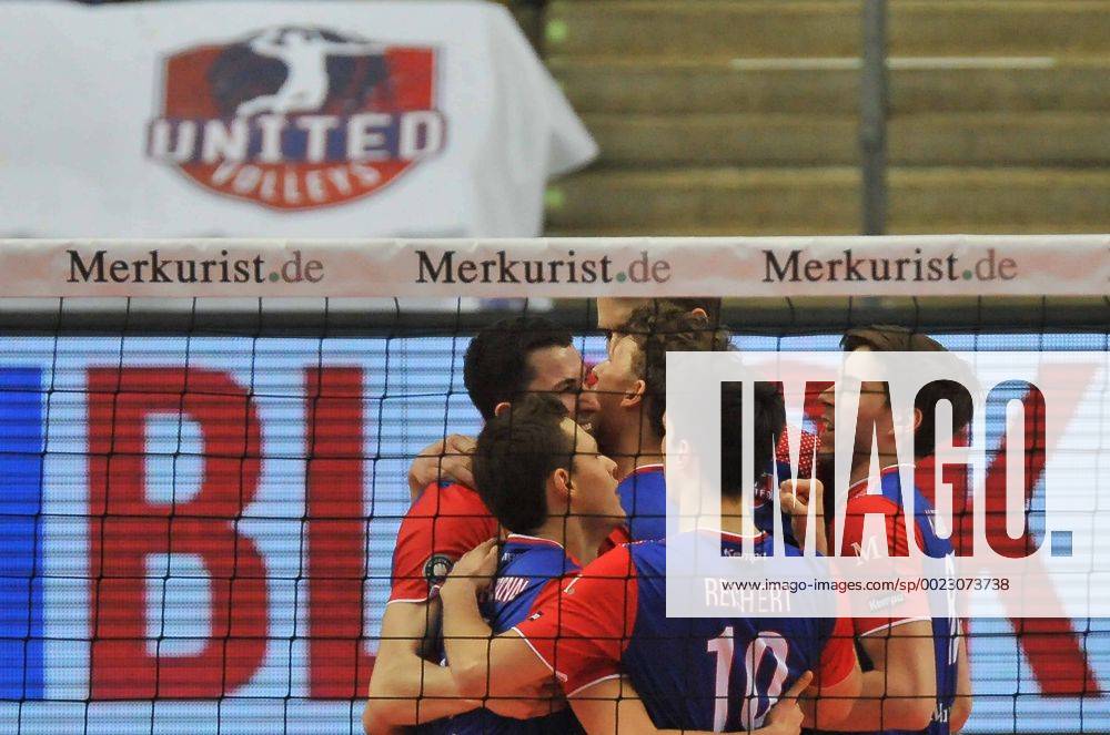 Volleyball 1.Bundesliga, United Volleys - TSV Herrsching, v.l. Jan Zimmermann (United Volleys) , Moritz Reichert (United Volleys) , Jan Klobucar (United Volleys) ,