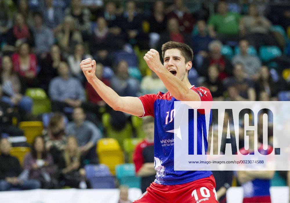 Volleyball Hessen - 1. Bundesliga Männer 02.03.2016 United Volleys Rheinmain (blau) - TSV Herrsching (blau) v.l. Moritz Reichert (RheinMain 10) United Volleys Rheinmain - TSV Herrsching