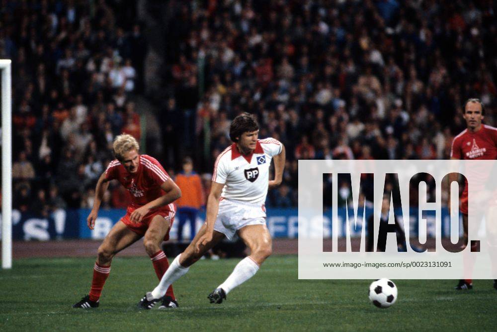 Peter Nogly (Hamburger SV) gegen Karl Heinz Rummenigge (FC Bayern München)