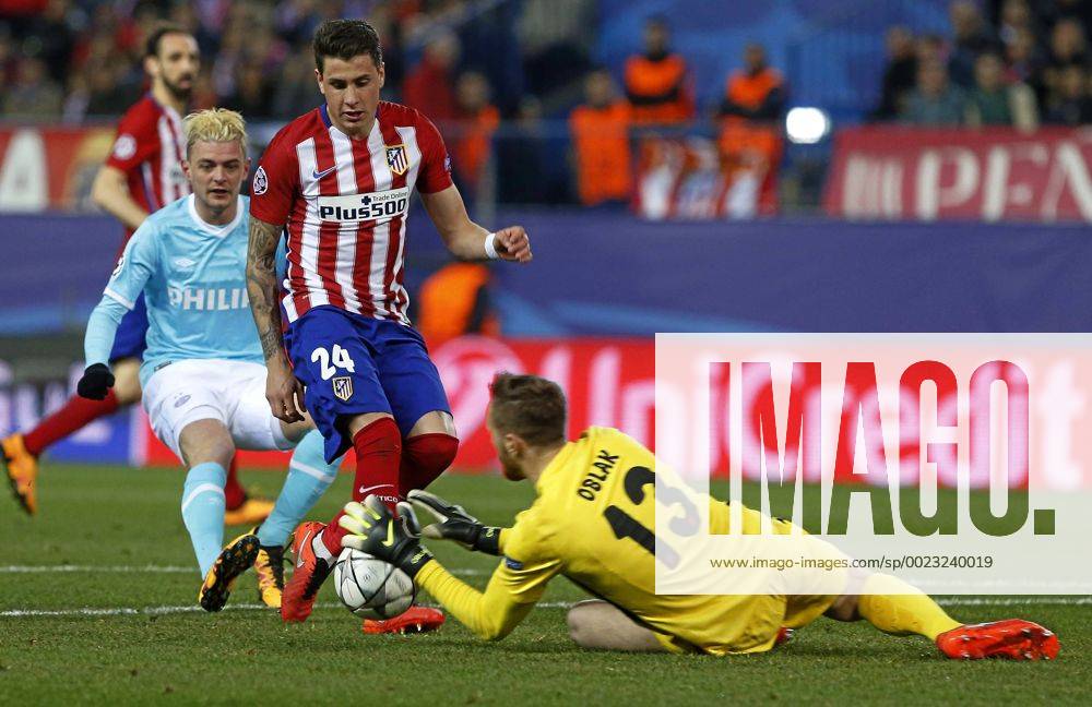Fußball, Champions League, Atletico Madrid - PSV Eindhoven Champions League played between Atletico Madrid and PSV Eindhoven. In this picture, Oblak and Gimenez. MORENOxARRIEROx