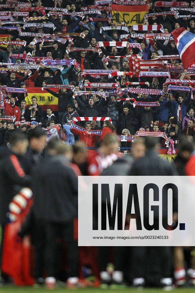 Fußball, Champions League, Atletico Madrid - PSV Eindhoven Atletico de Madrid s supporters during UEFA Champions League match. March 15,2016. (20160315161)