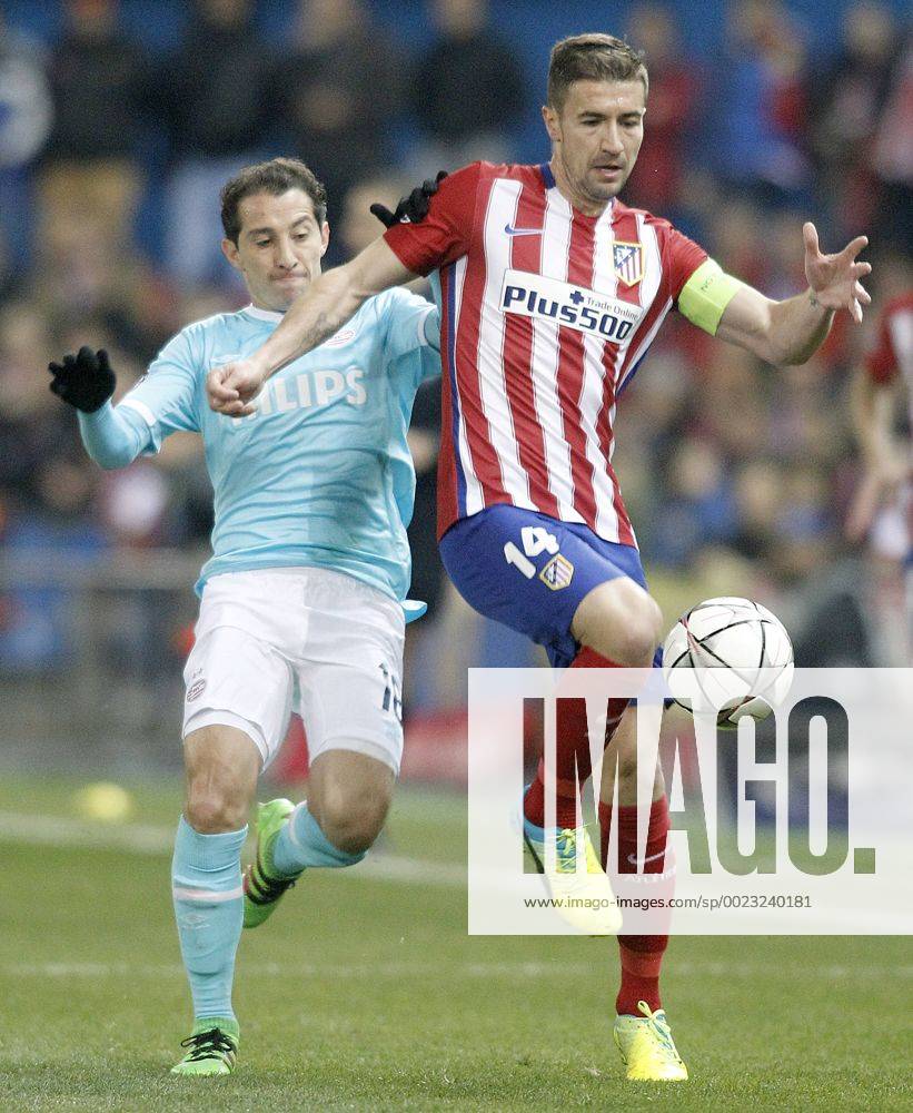 Fußball, Champions League, Atletico Madrid - PSV Eindhoven Atletico de Madrid s Gabi Fernandez (r) and PSV Eindhoven s Andres Guardado during UEFA Champions League match. March 15,2016. (2016031564)