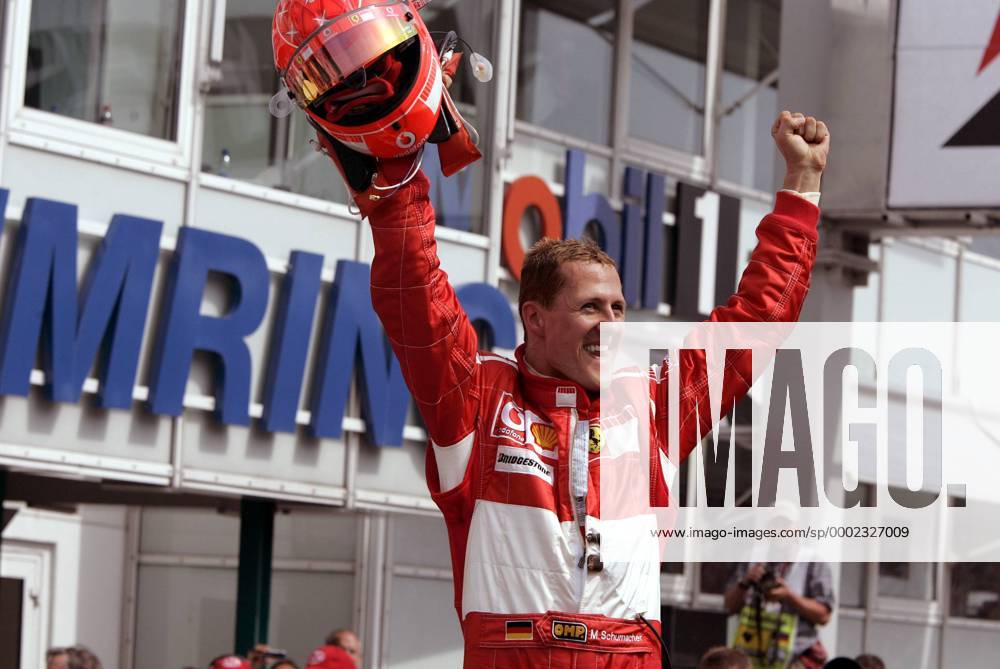 Michael Schumacher (Deutschland Ferrari) bejubelt den Sieg beim GP von Deutschland 2006 Motorsport Grand Prix Herren Großer Preis von Deutschland 2006, Formel 1 Weltmeisterschaft, F1, F, GP, WM Einzelbild Hockenheimring Hockenheim Freude, Motorsport Grand Prix Herren Großer Preis von Deutschland 2006, Formel 1 Weltmeisterschaft, F1, F, GP, WM Einzelbild Hockenheimring Hockenheim Freude,