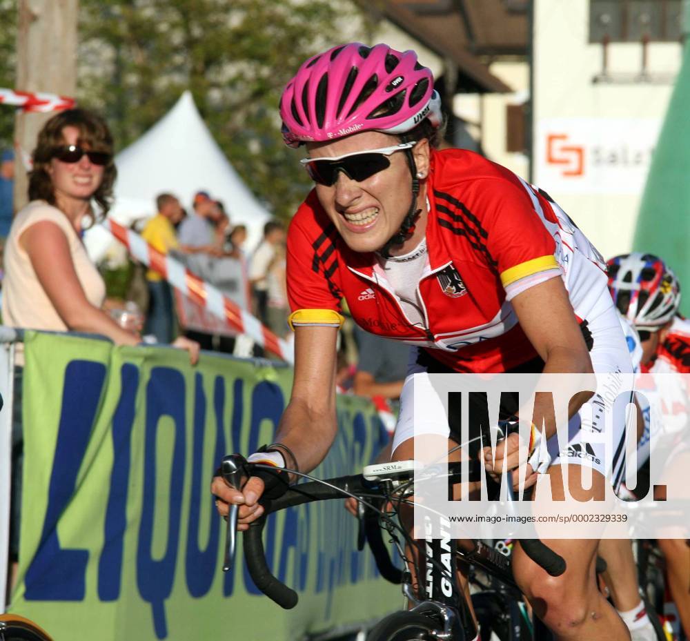 Judith Arndt (Deutschland) Radsport WM Damen Weltmeisterschaft 2006, Straßenradsport, Straße, Rad, Nationaltrikot, Einzelbild Salzburg Anstrengung, Radsport WM Damen Weltmeisterschaft 2006, Straßenradsport, Straße, Rad, Nationaltrikot, Einzelbild Salzburg Anstrengung,