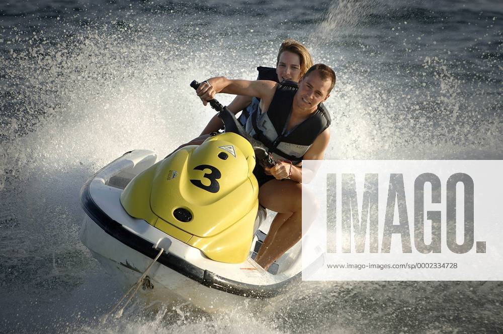 Michael Greis (Deutschland) mit seiner Freundin Katja beim Jetskiing Biathlon Herren Champion des Jahres 2006, best of sports, Robinson Club, Urlaub, Ferien, Freizeit, Vdig Gruppe o0 Kleidung Manavgat Biathlon Herren Champion des Jahres 2006, best of sports, Robinson Club, Urlaub, Ferien, Freizeit, Vdig Gruppe o0 Kleidung Manavgat