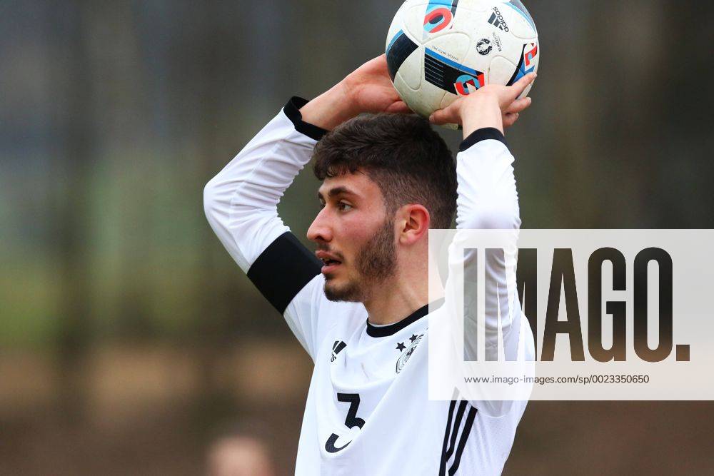 Konz Enes Akyol (Deutschland) Deutschland vs Frankreich --- Fussball --- U18-Laenderspiel --- 24.03.2016