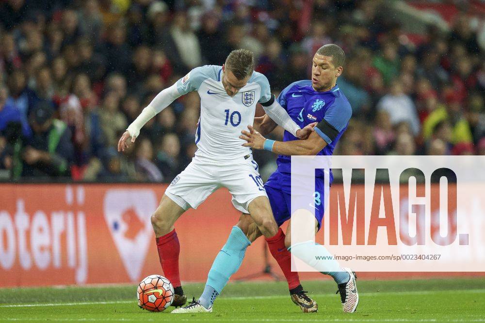 (L-R) Jamie Vardy of England, Jeffrey Bruma of Holland Maurice van Steen London England v Netherlands IVx 5232714
