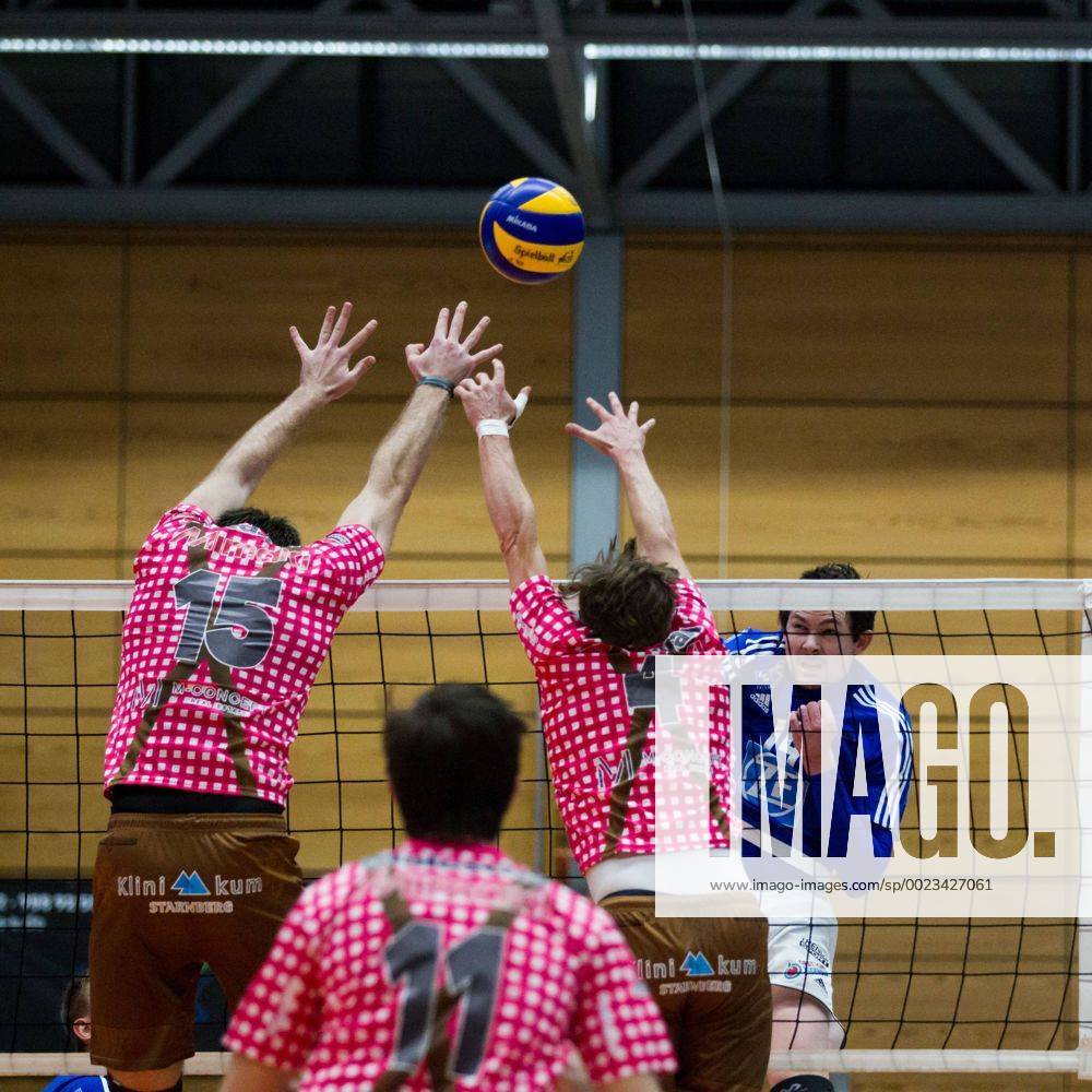 - Sport Herrsching Angriff Baptiste Geiler ( 14, Friedrichshafen) gegen Roy Friedrich (15 Herrsching) und Patrick Steuerwald (4 Herrsching) im Block; Volleyball Bundesliga Herren Play-Off Viertelfinale, Nikolaushalle, Herrsching Germany, 20160331; Partie TSV Herrsching vs VfB Friedrichshafen;