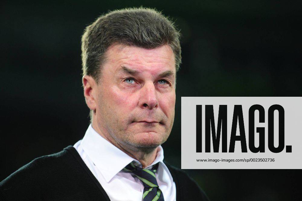Fussball Champions League Viertelfinale VfL Wolfsburg - Real Madrid am 06.04.2016 in der Volkswagen Arena in Wolfsburg Dieter Hecking ( Trainer Wolfsburg )