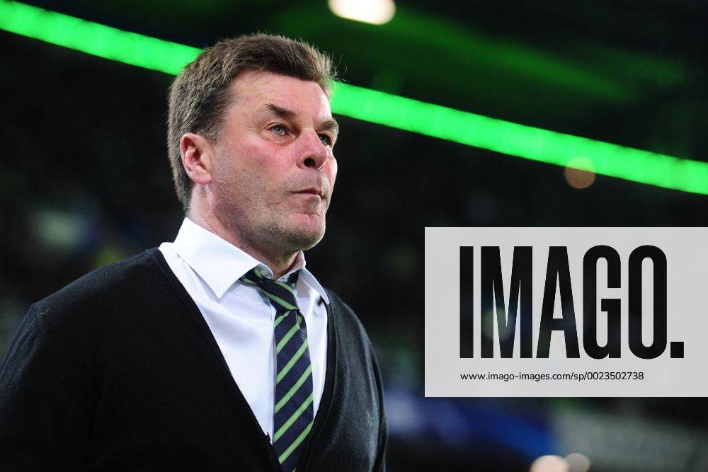 Fussball Champions League Viertelfinale VfL Wolfsburg - Real Madrid am 06.04.2016 in der Volkswagen Arena in Wolfsburg Dieter Hecking ( Trainer Wolfsburg )