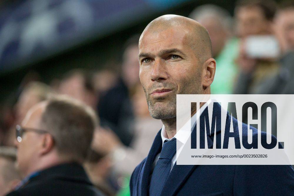 Wolfsburg Trainer Zinedine Zidane (Real Madrid CF) beim Champions League Viertelfinal Hinspiel zwischen dem VfL Wolfsburg und Real Madrid am 06.04.2016,