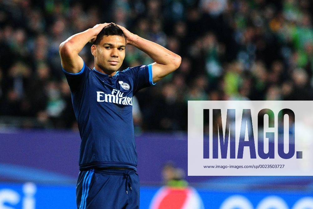 Fussball Champions League Viertelfinale VfL Wolfsburg - Real Madrid am 06.04.2016 in der Volkswagen Arena in Wolfsburg Casemiro ( Madrid )
