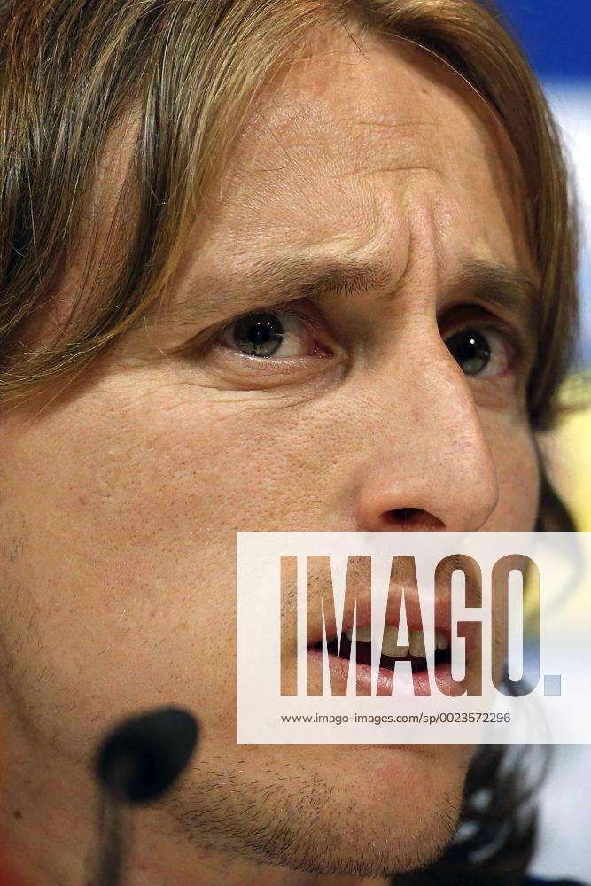 Real Madrid s Croatian midfielder Luka Modric speaks during a press conference PK Pressekonferenz following a training session at the team s sports complex in Valdebebas, Madrid, Spain, 11 April 2016. Real Madrid will face Wolfsburg in a UEFA Champions League quarter final second leg match on 12 April. Real Madrid presser !ACHTUNG: NUR REDAKTIONELLE NUTZUNG! GRA241 20160411-635959817604044030