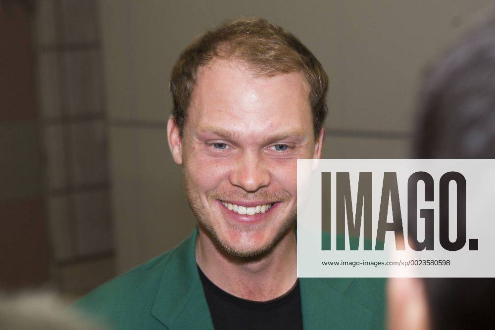 Manchester, Lancashire, UK - Manchester UK. US Masters champion David Willett arrives back in Britain at Manchester Airport this morning after scooping the £1.8M top prize in Augusta. David Willett - ZUMAl94_
