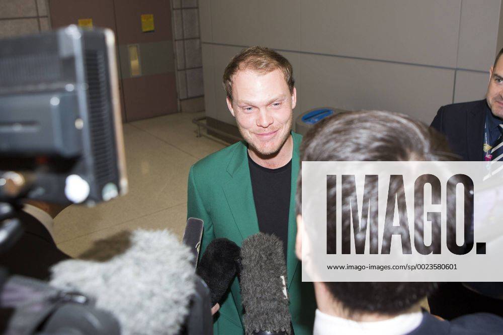 Manchester, Lancashire, UK - Manchester UK. US Masters champion David Willett arrives back in Britain at Manchester Airport this morning after scooping the £1.8M top prize in Augusta. David Willett - ZUMAl94_