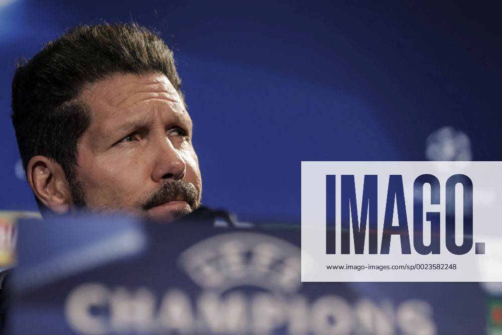 Atletico Madrid s Argentinian head coach Diego Simeone during the press conference PK Pressekonferenz held at Vicente Calderon stadium in Madrid, Spain on 12 April 2016. FC Barcelona Barca will face Atletico Madrid in a Champions League second leg quarter finals soccer match the upcoming 13 April. Atletico Madrid s press conference !ACHTUNG: NUR REDAKTIONELLE NUTZUNG! 20160412-635960841978071682