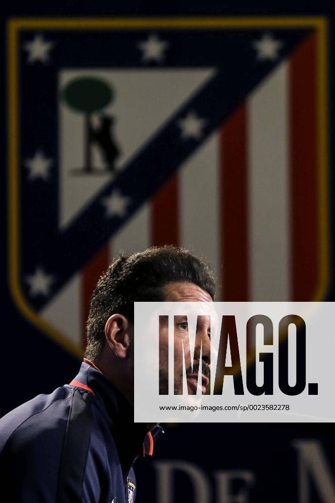 Atletico Madrid s Argentinian head coach Diego Simeone during the press conference PK Pressekonferenz held at Vicente Calderon stadium in Madrid, Spain on 12 April 2016. FC Barcelona Barca will face Atletico Madrid in a Champions League second leg quarter finals soccer match the upcoming 13 April. Atletico Madrid s press conference !ACHTUNG: NUR REDAKTIONELLE NUTZUNG! 20160412-635960843262591857
