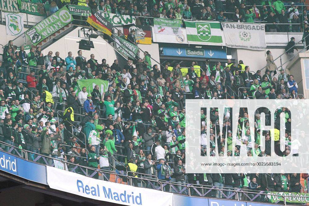 Lissabon Wolfsburg Fans, Real Madrid vs. VfL Wolfsburg, Fussball, Champions League Viertelfinale, 12.03.2016,