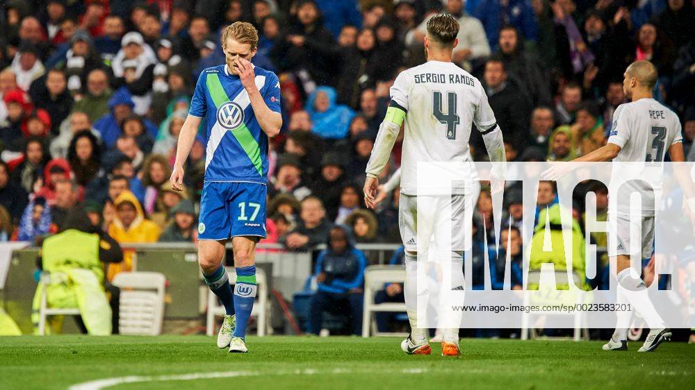 Andre Schürrle (Wolfsburg, 17), enttäuscht schauend, Enttäuschung, Frustration, disappointed, pessimistisch,