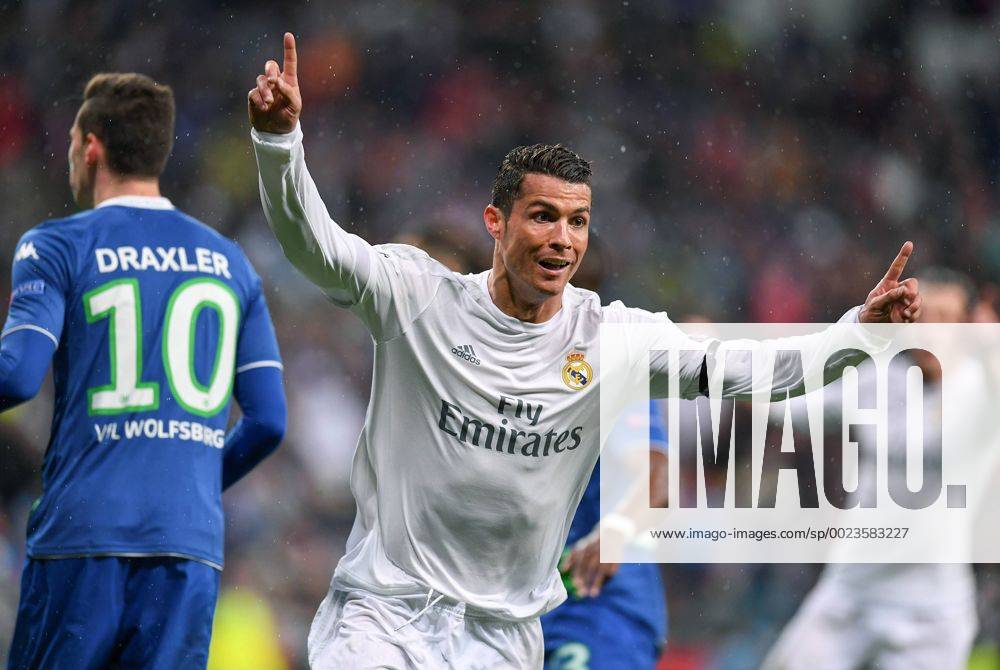 FUSSBALL CHAMPIONS LEAGUE SAISON 2015 2016 VIERTELFINALE RUECKSPIEL Real Madrid - VfL Wolfsburg 12.04.2016 Cristiano Ronaldo (Real Madrid) bejubelt seinen Treffer zum 2:0