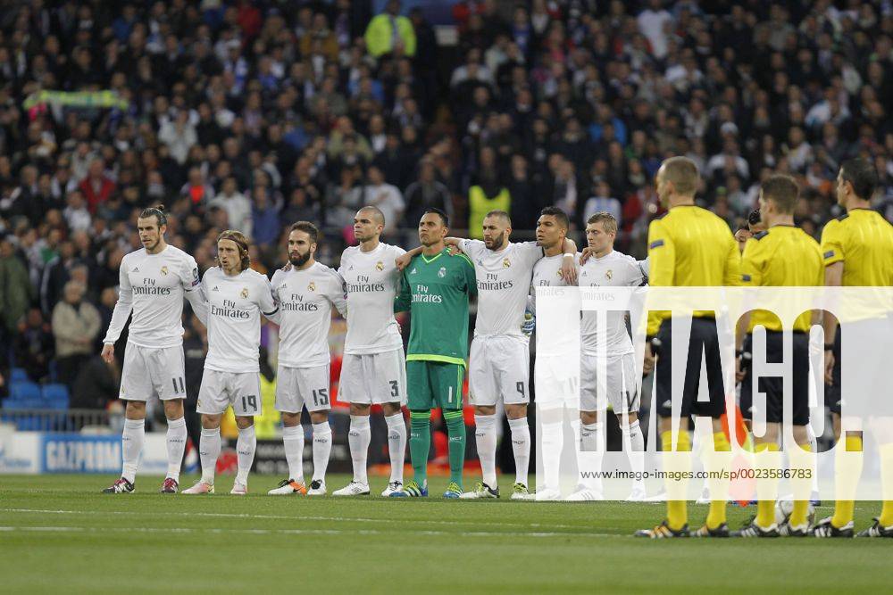 Partido de futbol entre el Real Madrid y Wolfsburgo de la Champions League 2015 2016, celebrado en el estadio Santiago Bernabeu, en Madrid 12 04 2016. Soccer match between Real Madrid and Wolfsburgo of the 2015 2016 Champions League, held at the Santiago Bernabeu stadium, in Madrid, April 12, 2016. Photo by J. Luis Cuesta 261 Cordon Press. Minute of silnce by the death of De Felipe, former player of Real Madrid. LuisxCuestax xx