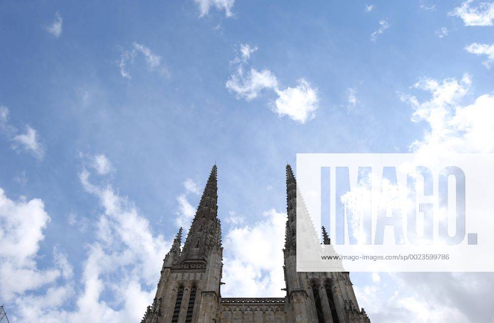 SOCCER - UEFA EURO EM Europameisterschaft Fussball 2016, preview BORDEAUX,FRANCE,12.APR.16 - SOCCER - UEFA European Championship EM Europameisterschaft 2016 in France, preview. Image shows the Cathedral Saint-Andre. GEPAxpictures xAndreasxPranter