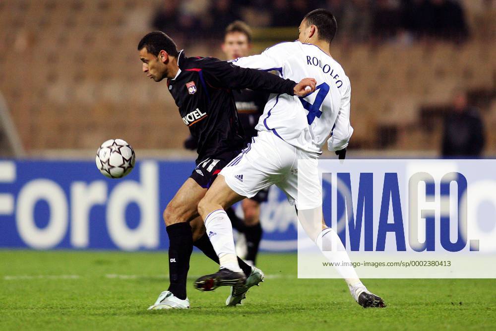 Fred (Lyon, li.) gegen Rodolfo (Kiew) - (pan16763) Fußball EC 1 Herren Champions League 2006 2007, Dynamo Kiew - Olympique Lyonnais 0:3, OL, Dinamo Gruppe Kiew Dynamik, Kampf, Fußball EC 1 Herren Champions League 2006 2007, Dynamo Kiew - Olympique Lyonnais 0:3, OL, Dinamo Gruppe Kiew Dynamik, Kampf,