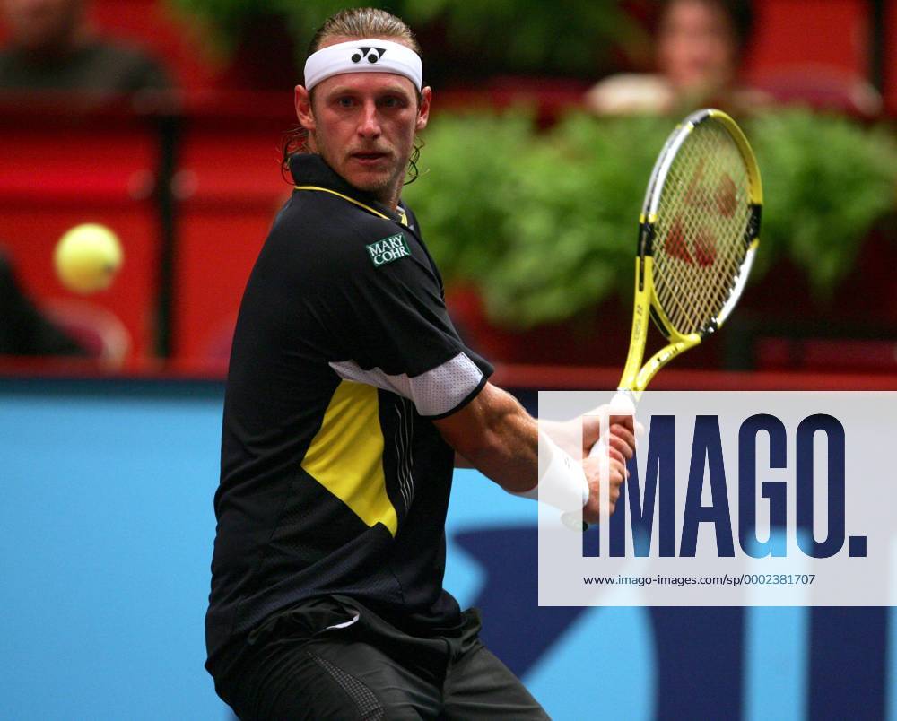 David Nalbandian (Argentinien) - beidhändige Rückhand Tennis Herren BA-CA Tennistrophy Wien 2006, ATP Tour Einzelbild Trophy Wien Dynamik Tennis Herren BA-CA Tennistrophy Wien 2006, ATP Tour Einzelbild Trophy Wien Dynamik