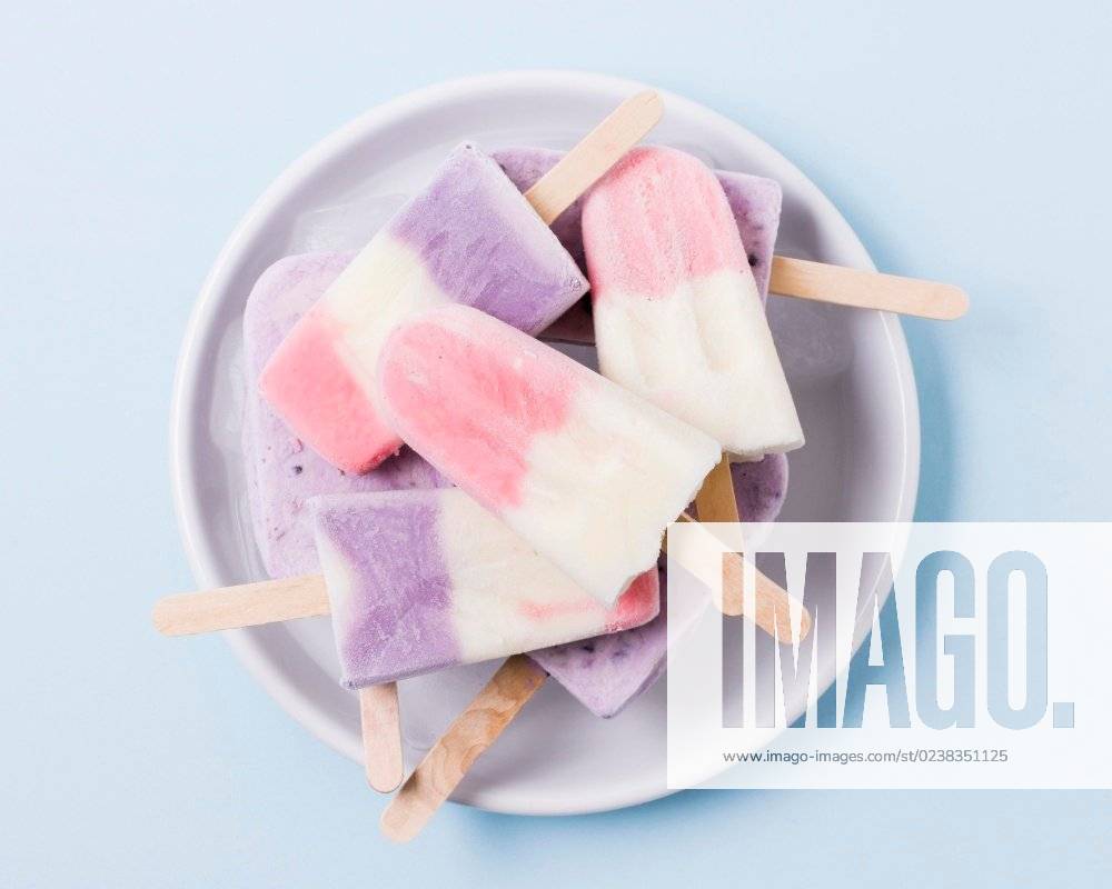 Fruit ice cream flavor plate table; Frucht Eis Creme flavor Teller Tisch IST_35069_38856