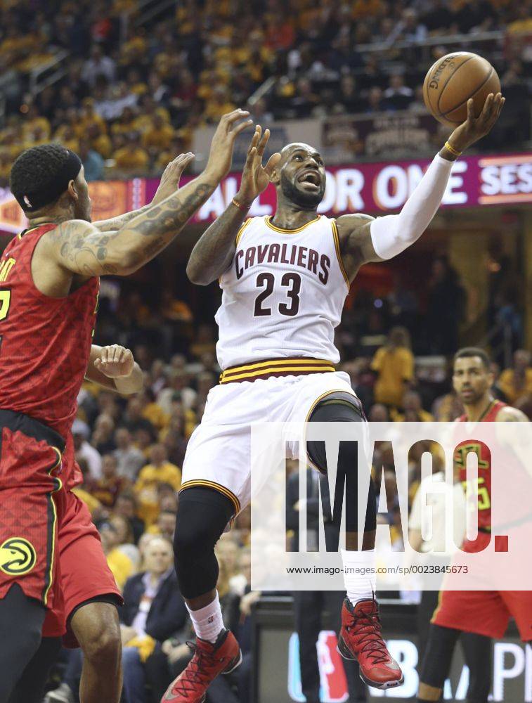 - Sport NBA, Playoffs, Cleveland Cavaliers - Atlanta Hawks May 4, 2016 - Cleveland, OH, USA - The Cleveland Cavaliers LeBron James (23) drives past the Atlanta Hawks Mike Scott in the second quarter during Game 2 of the Eastern Conference semifinals on Wednesday, May 4, 2016, in Cleveland, Ohio, at Quicken Loans Arena. Game 2: Atlanta at Cleveland - ZUMAm67_
