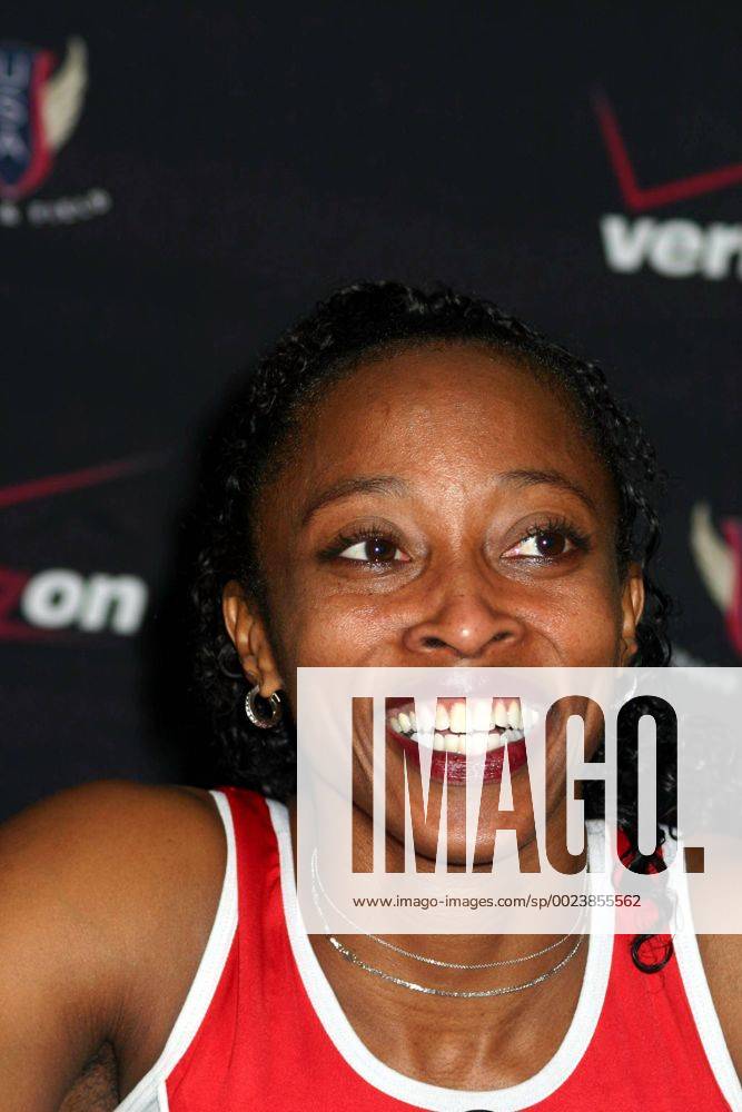 K35514ML.VERIZON MILLROSE GAMES AT MADISON SQUARE GARDEN, NEW YORK New York 02 06 2004. 2004..GAIL DEVERS MILLROSE GAMES ML - ZUMAle1_
