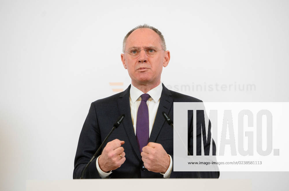 20230306 Praesentation der Kriminalstatistik 2022 WIEN, OESTERREICH - 6. MAERZ: Innenminister Gerhard Karner (OEVP) bei der Praesentation der Kriminalstatistik 2022 im Innenministerium am 6. Maerz, 2023 in Wien, Oesterreich. 230306_SEPA_32_023