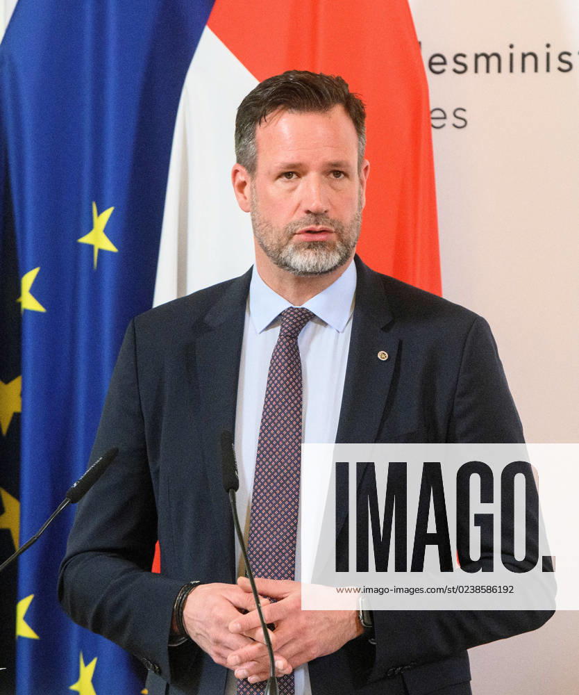 20230306 Praesentation der Kriminalstatistik 2022 WIEN, OESTERREICH - 6. MAERZ: Direktor des Bundeskriminalamtes Andreas Holzer bei der Praesentation der Kriminalstatistik 2022 im Innenministerium am 6. Maerz, 2023 in Wien, Oesterreich. 230306_SEPA_32_042