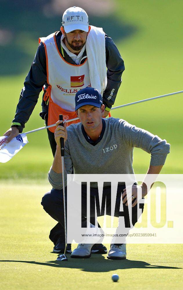 Charlotte, NC, USA - Webb Simpson and his caddie line up a putt on the 15th green during second round action of the Wells Fargo Championship at Quail Hollow Club on May 6, 2016 in Charlotte, N.C. Wells Fargo Championship - ZUMAm67_