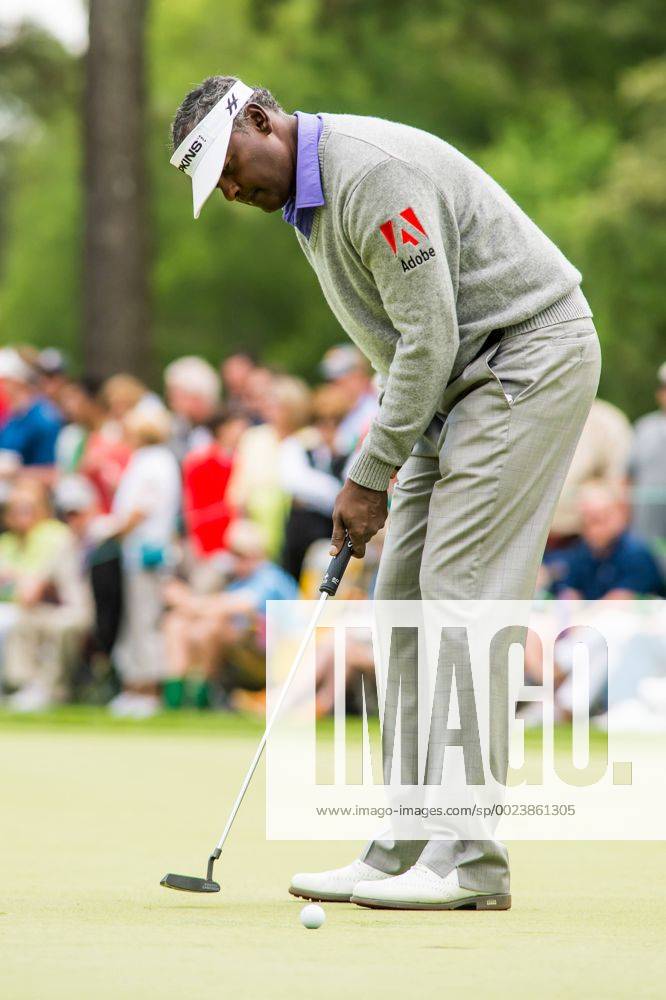 Golfer Vijay Singh putts on the ninth green during the Wells Fargo Championship on Friday, May 6, 2016 at Quail Hallow Country Club in Charlotte, NC. David Grooms CSM PGA Golf Herren 2016: Wells Fargo Championship MAR 6 - ZUMAc04_