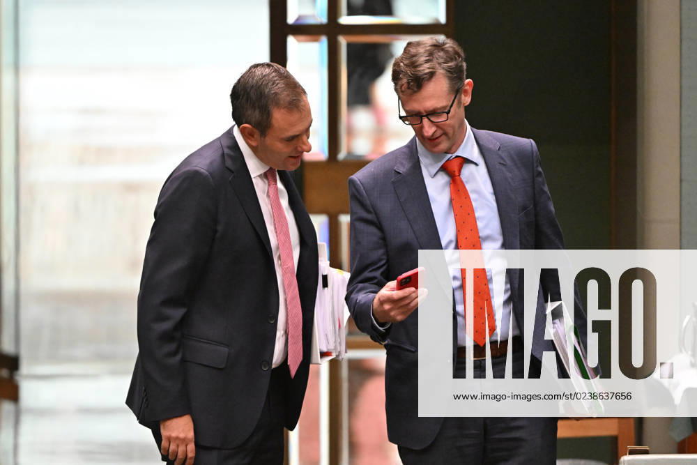 QUESTION TIME, Treasurer Jim Chalmers and Assistant Treasurer Stephen Jones before Question Time in the House of Representatives at Parliament House in Canberra, Tuesday, March 7, 2023. ( NO ARCHIVING, , NO USE IN BOOKS WITHOUT CONSENT CANBERRA ACT AUSTRALIA