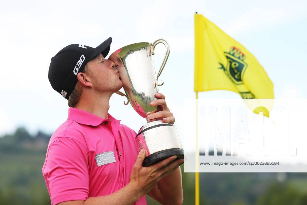 - SPORT GOLF - Goesser Open 2016 MARIA LANKOWITZ,AUSTRIA,08.MAY.16 - GOLF - Alps Tour, Goesser Open, GC Erzherzog Johann, award ceremony. Image shows Matt Wallace (ENG). Keywords: trophy. GEPAxpictures xDanielxGoetzhaber