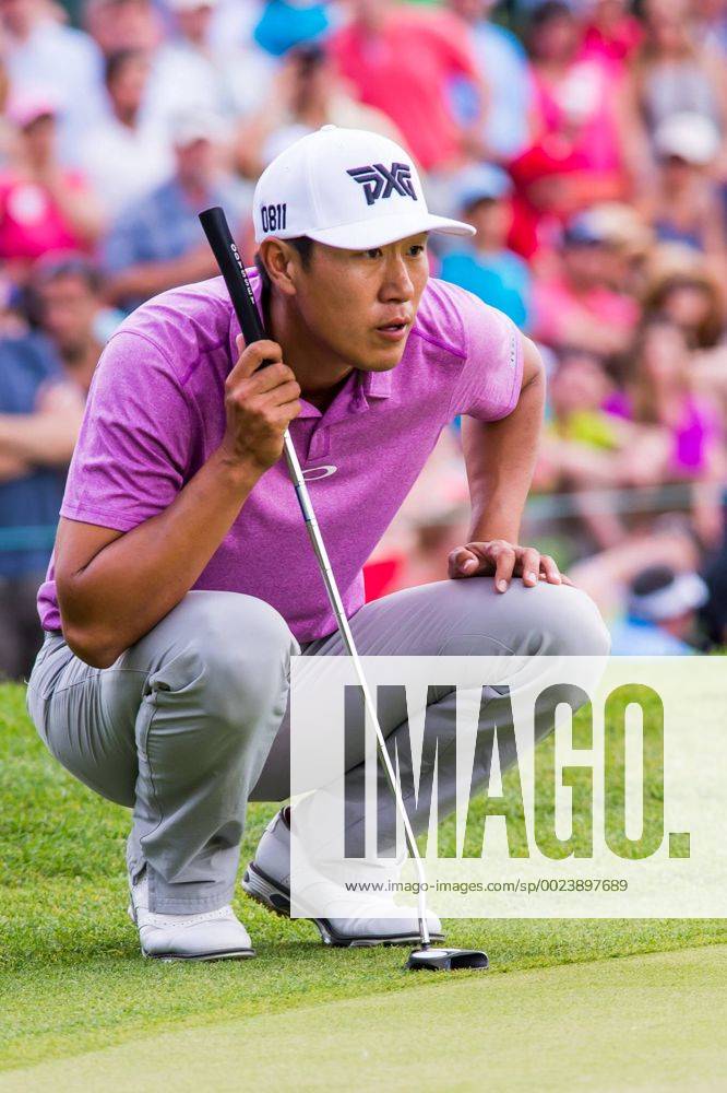 Themen der Woche - SPORT James Hahn reads the green for his par putt on the 18th during the Wells Fargo Championship on Sunday, May 8, 2016 at Quail Hallow Country Club in Charlotte, NC. David Grooms CSM PGA Golf Herren 2016: Wells Fargo Championship MAR 8 - ZUMAc04_
