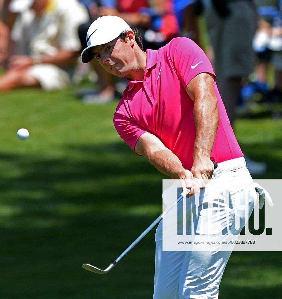 Charlotte, NC, USA - Rory McIlroy chips onto the eighth green during the Wells Fargo Championship on Sunday, May 8, 2016, at Quail Hollow Club in Charlotte, N.C. Wells Fargo Championship - ZUMAm67_