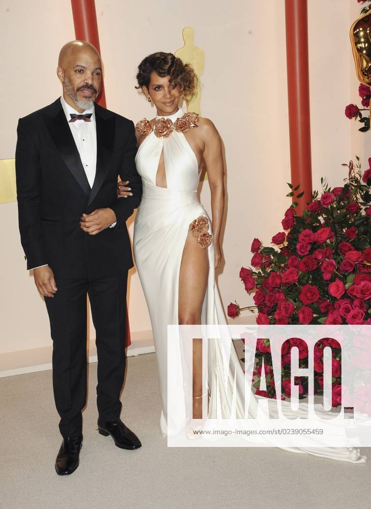 Halle Berry, Van Hunt at arrivals for 95th Academy Awards - Arrivals 3, Dolby Theatre, Los Angeles, CA March 12, 2023. Photo By: Elizabeth Goodenough Everett Collection at arrivals for 95th Academy Awards - Arrivals 3, Dolby Theatre, Los Angeles, CA March 12, 2023. Photo By: Elizabeth Goodenough Everett Collection PUBLICATIONXNOTxINxCANxCHNxFRAxITAxJPNxNORxPOLxRUSxESPxUKxUSA