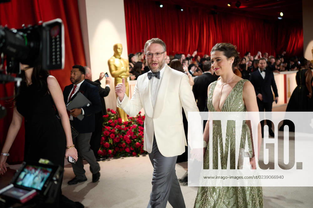 Seth Rogen arrives with Lauren Miller on the red carpet of The 95th Oscars® at the Dolby® Theatre at Ovation Hollywood on Sunday