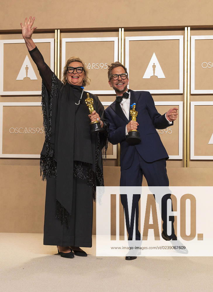 Ernestine Hipper and Christian M. Goldbeck pose with their Oscars for Best Production Design for the film All Quiet Front , in the press room of the ceremony of the Academy Awards, today, at the Dolby Theater in Hollywood, USA, 12 March 2023. Charlie Mackesy and Matthew Freud win Best Animated Short Oscar !ACHTUNG: NUR REDAKTIONELLE NUTZUNG!