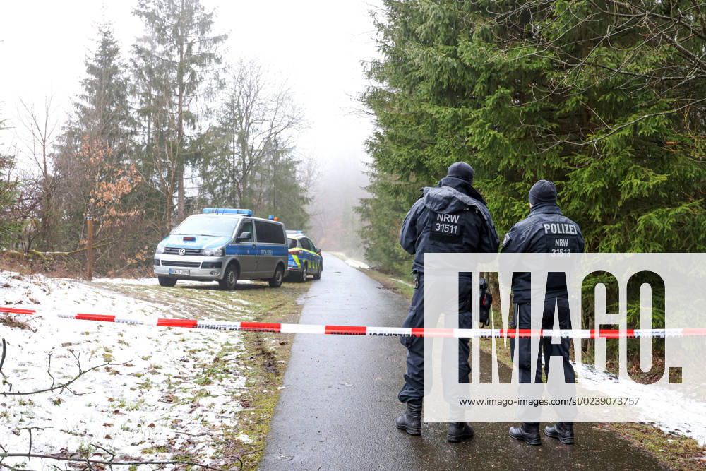 Meanwhile, there is sad certainty With the body found on Sunday, it is the 12 year old Luise F from Freudenberg was missing since Saturday evening The site where the body was found was widely cordoned off Large-scale operation on 12 03 2023 in Freudenberg Germany