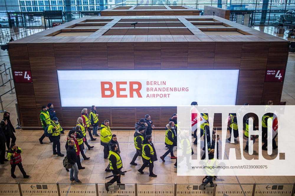 A warning strike by verdi paralyzes Berlin Brandenburg Airport on March 13, 2023 Airport employees strike in the terminal Warning strike at BER