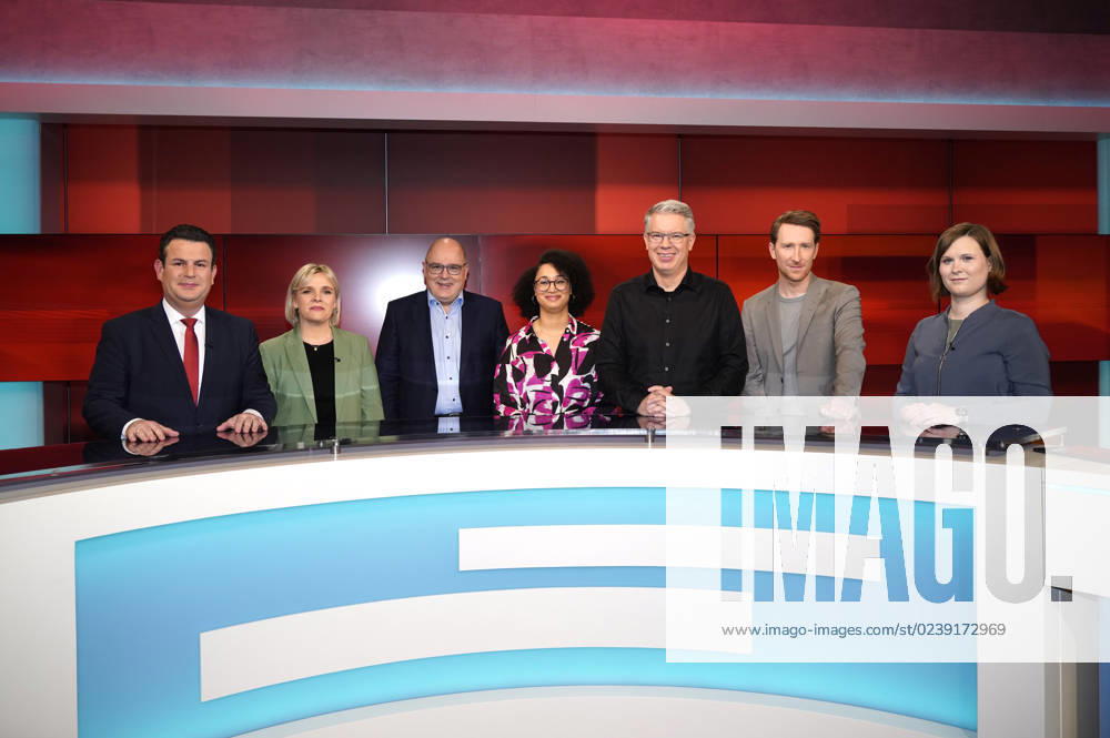 Hubertus Heil, Jessica Hansen, Steffen Kampeter, Sara Weber, Frank Thelen, Louis Klamroth and Karen Malsy on the ARD talk show hart aber fair in Studio Adlershof Berlin, 13 03 2023 Foto:xT.xBartillax xFuturexImage