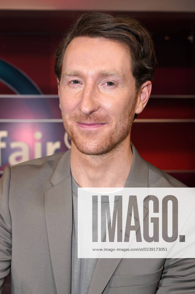 Louis Klamroth in the ARD talk show hart aber fair in the studio Adlershof Berlin, 13 03 2023 Foto:xT.xBartillax xFuturexImage