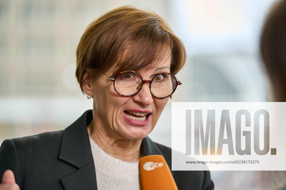 Education Summit 2023 in bbc Berlin Congress Center Germany, Berlin, 14 03 2023 Education Summit with BM in Bettina Stark Watzinger Kick-off for the renewal of the education system Advancement opportunities independent of social origin
