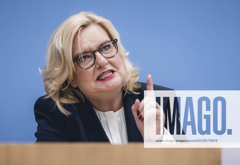 The Commissioner for the Armed Forces of the German Bundestag, Eva Hoegl SPD in the context of the presentation of the Annual Report 2022 at the Federal Press Conference Berlin, 14 03 2023 Berlin Germany.