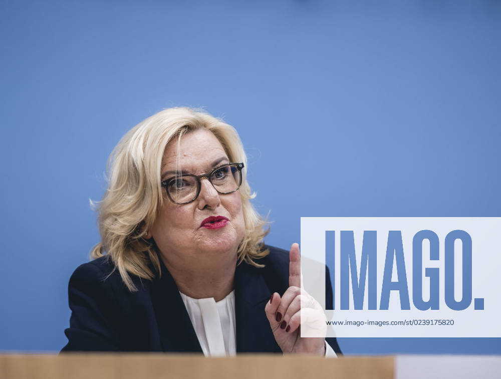 The Commissioner for the Armed Forces of the German Bundestag, Eva Hoegl SPD in the context of the presentation of the Annual Report 2022 at the Federal Press Conference Berlin, 14 03 2023 Berlin Germany.